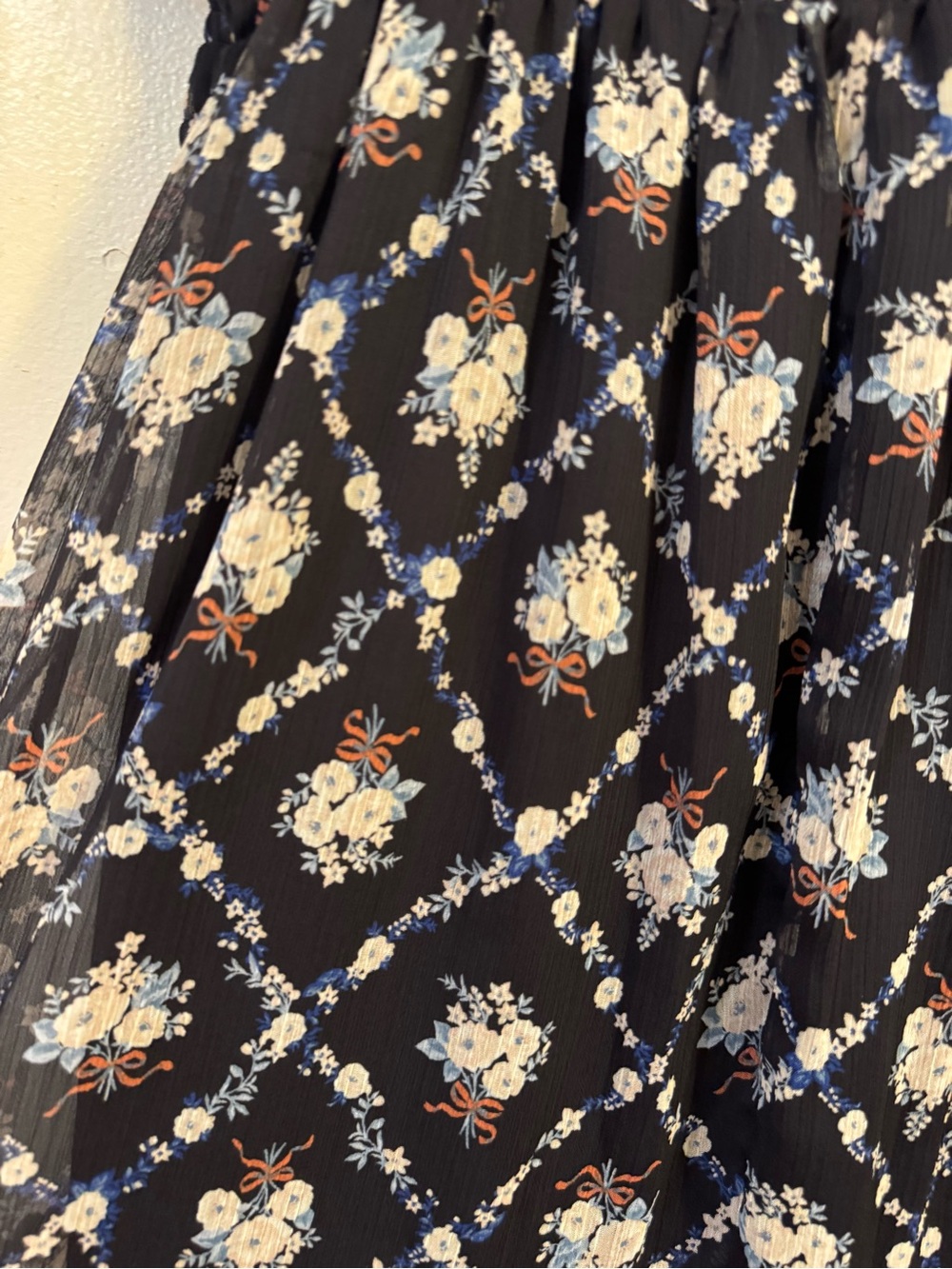 LC Lauren Conrad Smocked Midi Dress Ditsy Floral Ribbon Print NWT - Picture 5 of 6